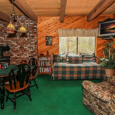 Summit Adventure - Beautiful, Spacious And Quiet Home! Foosball, Pool And Poker Table! Jet Tub!